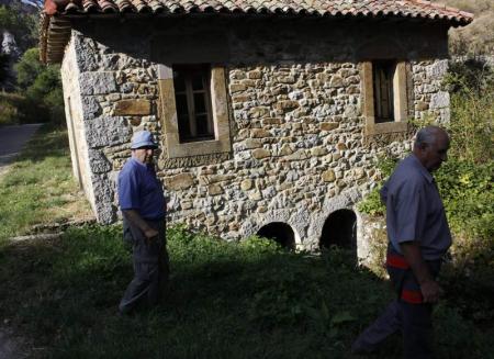 La CHD derriba puertos centenarios del río Dueñas en Ciguera y Salamón.