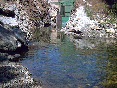 De espaldas a los ríos.